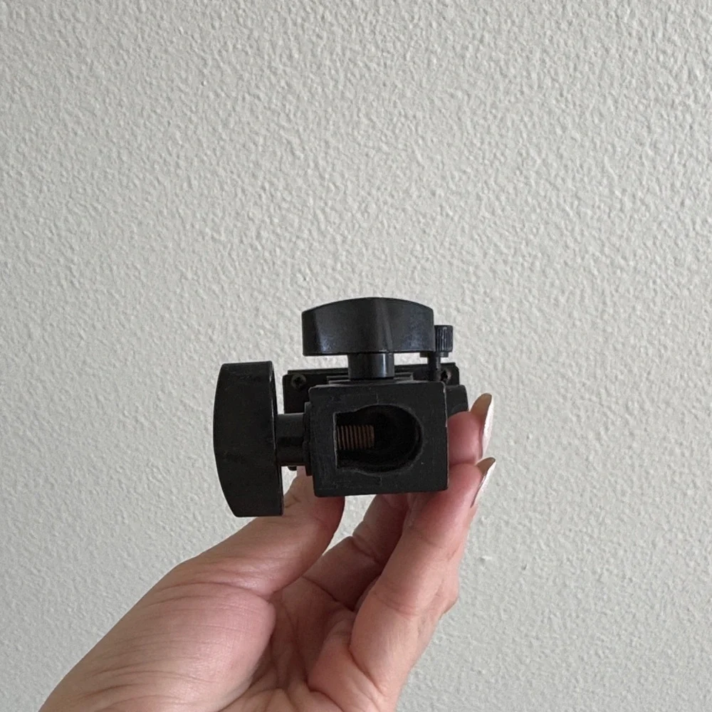 Universal Black VR Headset Mount